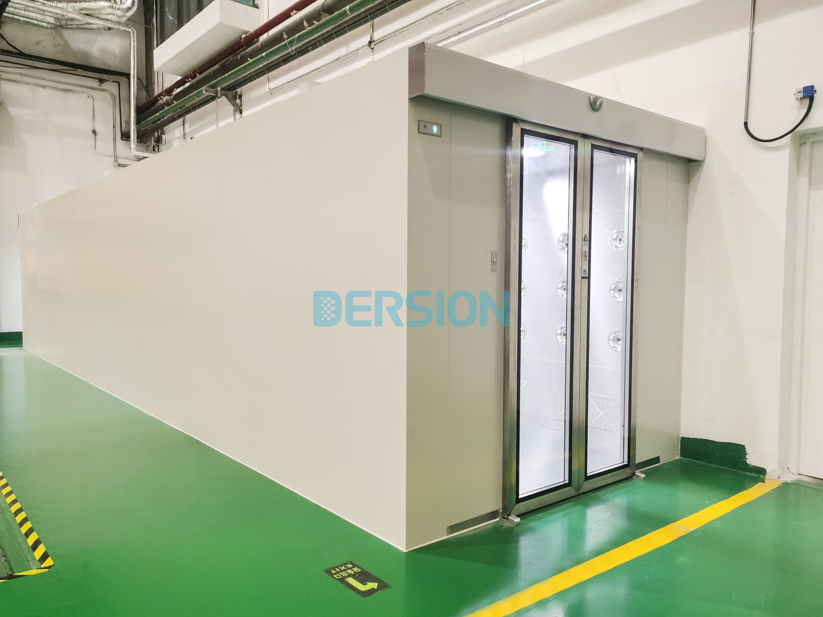 T型風(fēng)淋室一進(jìn)兩出，可以多車間共用的定制風(fēng)淋室