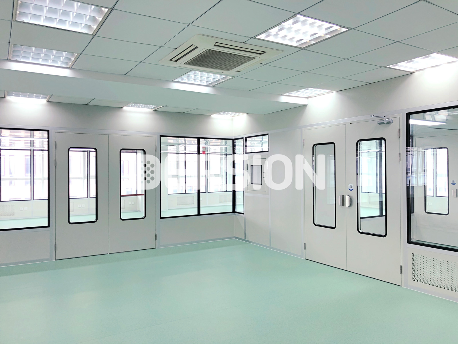 不影響工廠產(chǎn)線生產(chǎn)的組裝式潔凈室之無干擾式施工