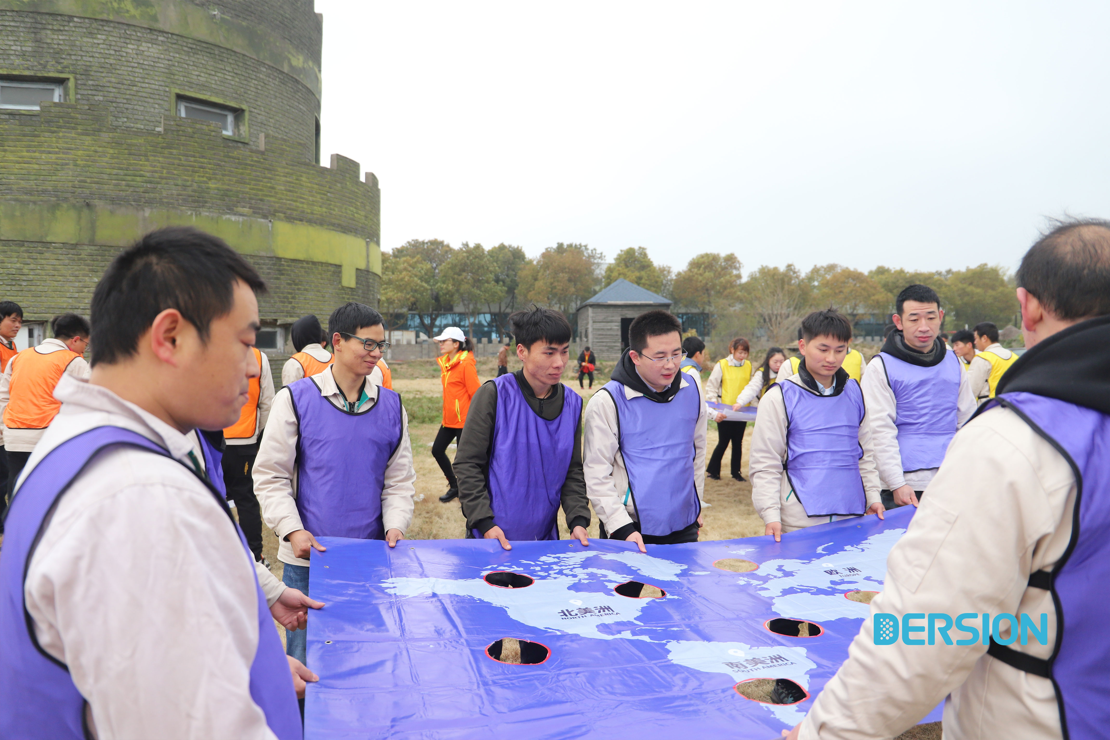 德信致遠(yuǎn)“凝心聚力，迎戰(zhàn)未來”戶外拓展