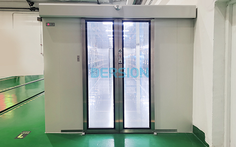 T型風(fēng)淋室一進(jìn)兩出，能夠多車間共用的定制風(fēng)淋室