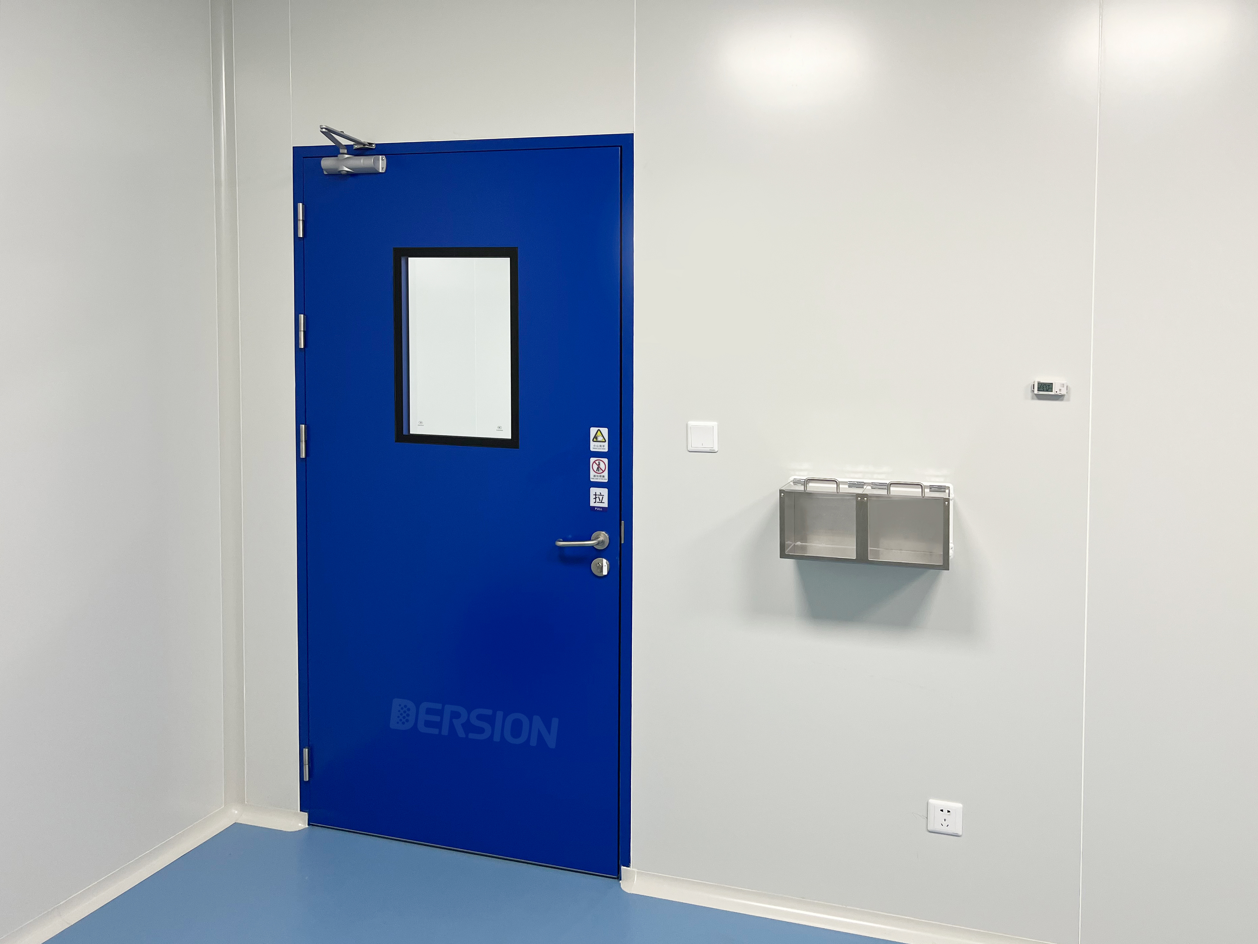 專業(yè)潔凈門窗廠家教你如何選擇潔凈門