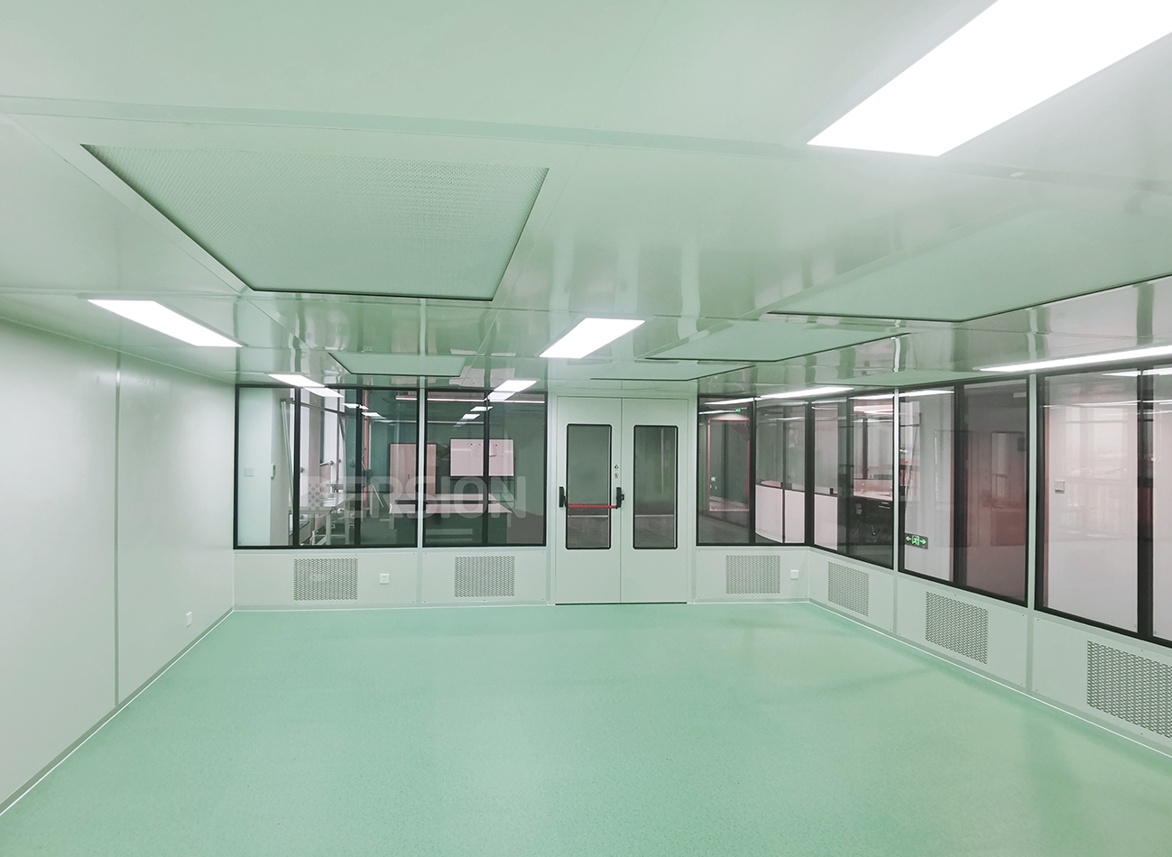 電子車間萬級(jí)潔凈室的相關(guān)技術(shù)指標(biāo)